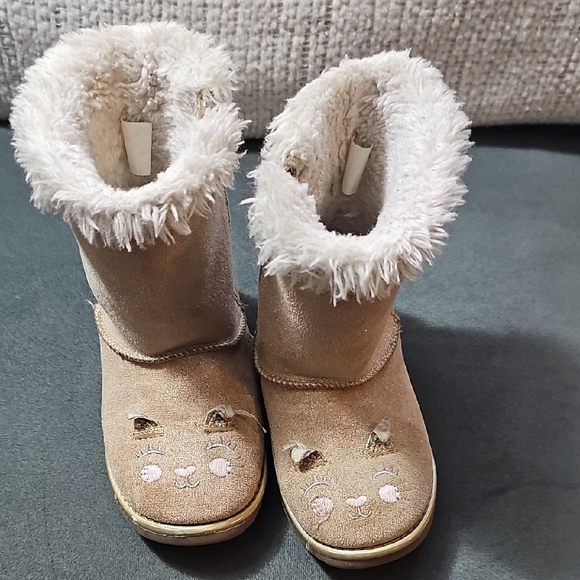 Other - Cute Tan Furry Toddler Boots